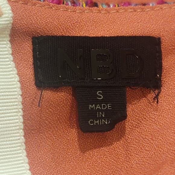 NBD Paisa Crossover Crop Top in Magenta & Ivory – NWOT Size Small - Picture 4 of 4